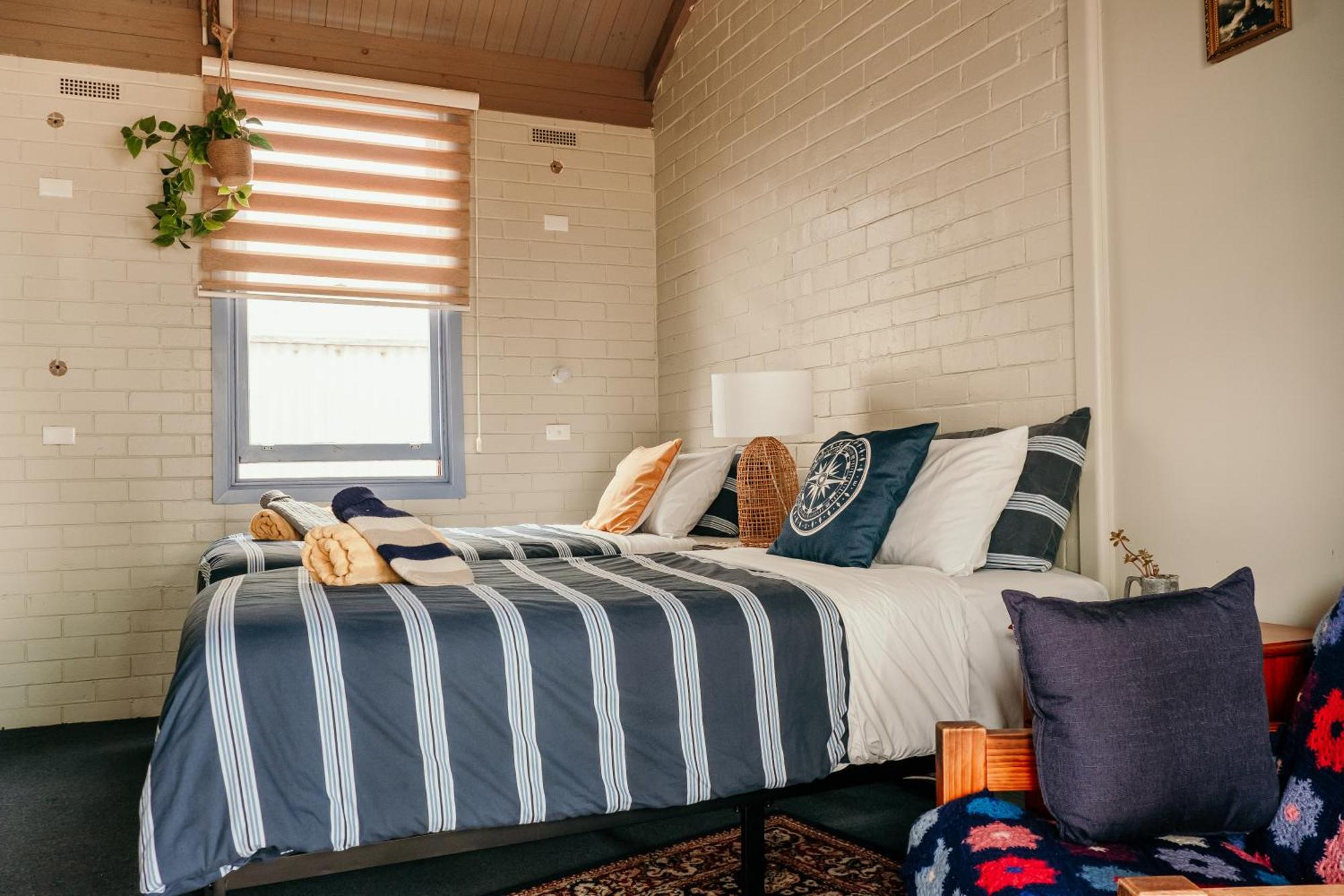King or Twin Room with Private Bathroom